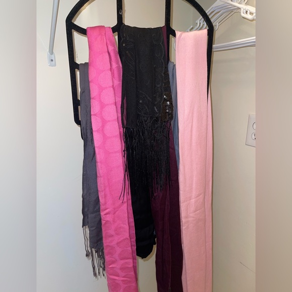 Colorful Assorted Scarves Bundle - lot of over 25 - Picture 7 of 7